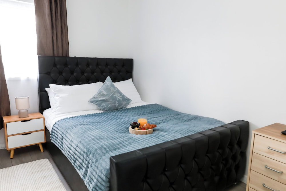 4 Guests - 2 Bedrooms - City Escape Retreat