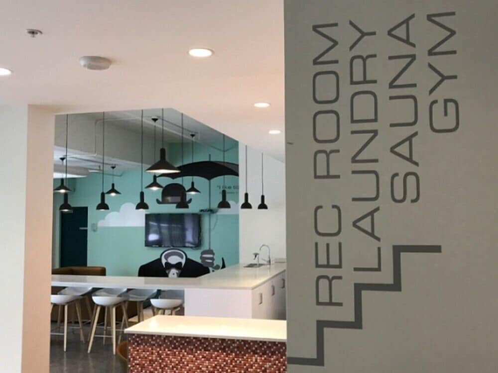 Backpacker College at EC Vancouver: APT Living