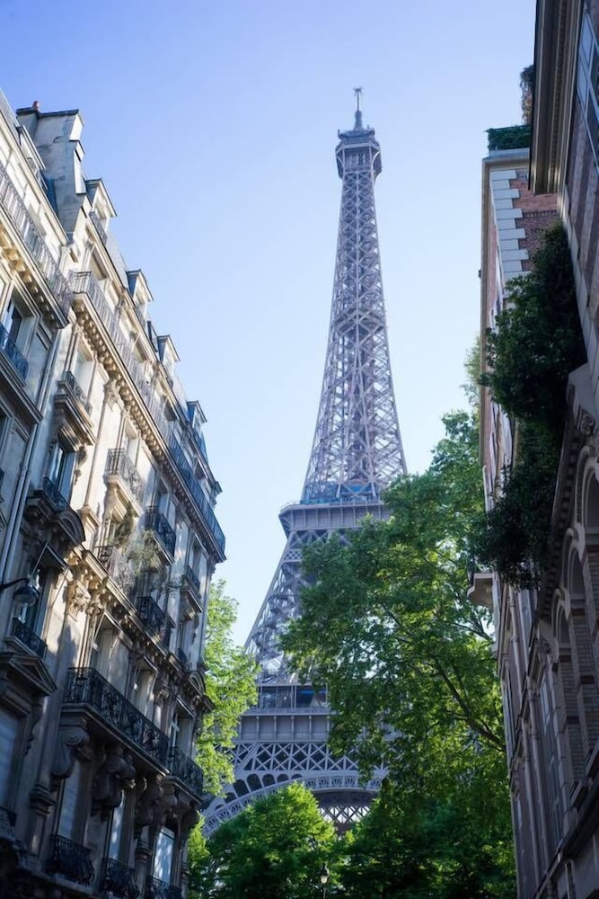 Miss Eiffel Tower