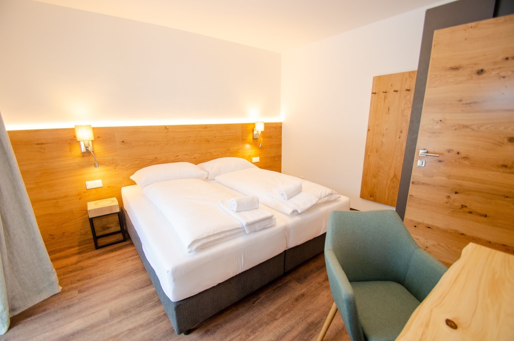 Finest Villa Zell am See view 5