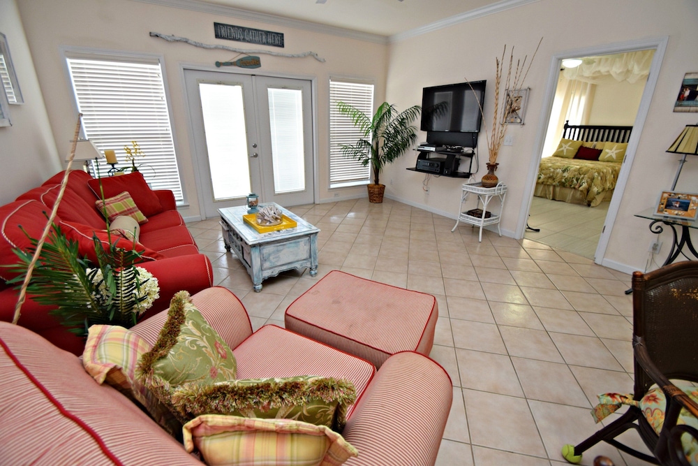 Spinnaker Pointe