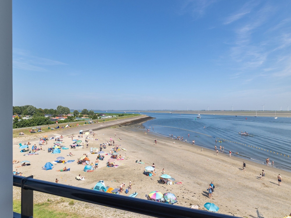 Seaside Getaway, Sint-annaland