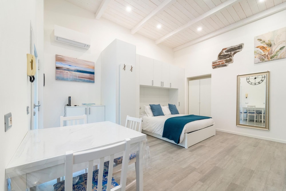 Modern Apartment in Via Carloni by Wonderful Italy