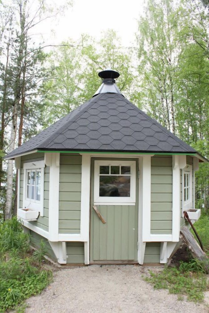 Jänisvaara Lake Cottages