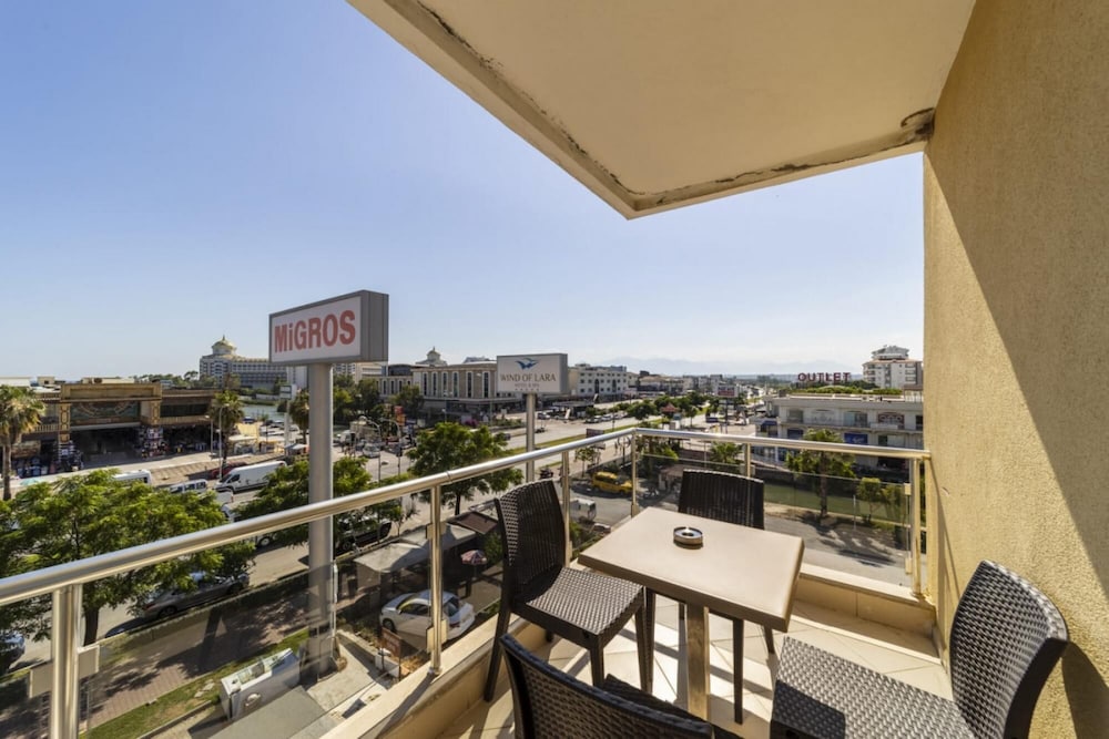 Flat With Sea View 5 Min to Beach in Antalya
