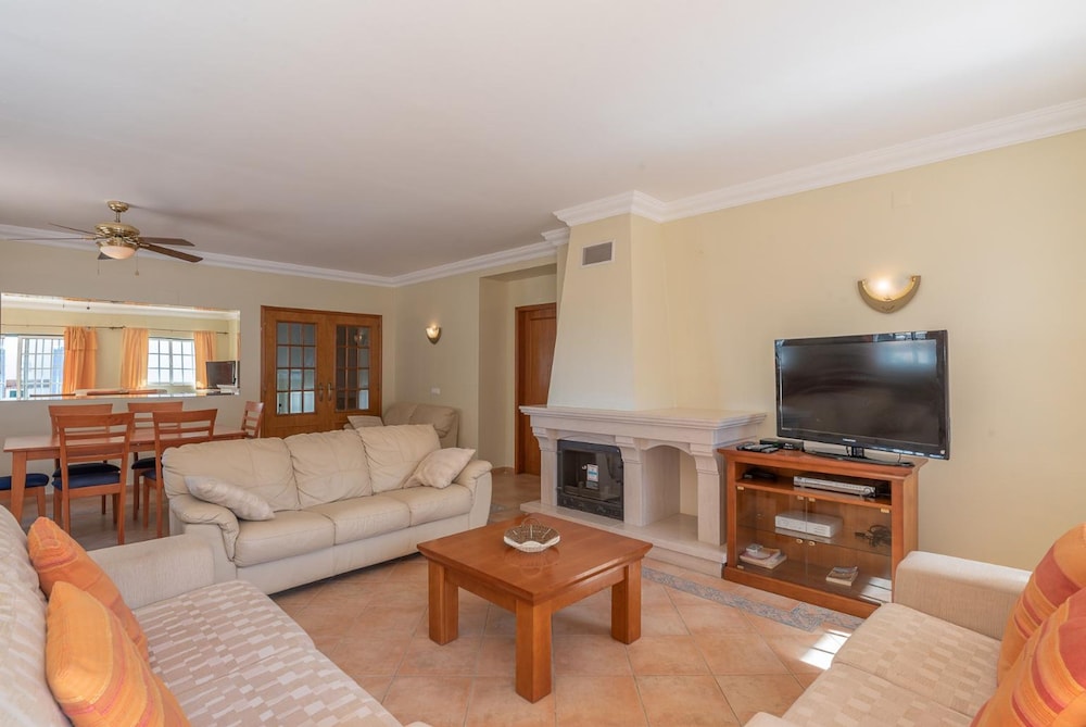Villa Santa Maria With 3 Bedrooms and 4 Bathrooms view 5