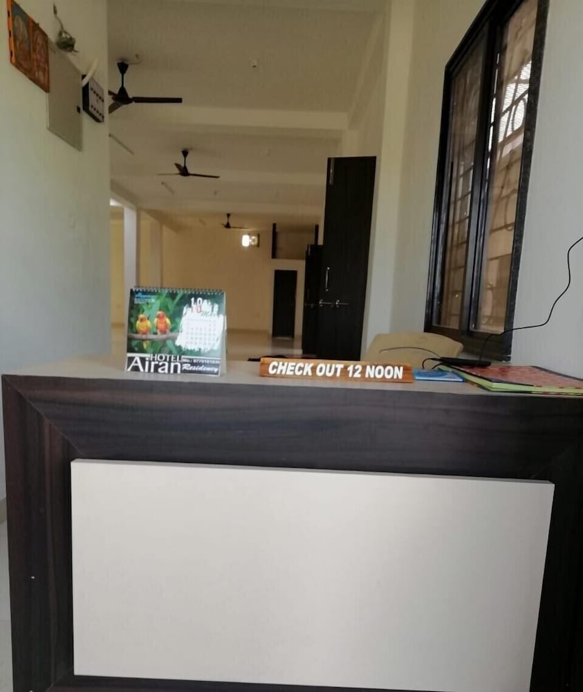 Lobby & Reception