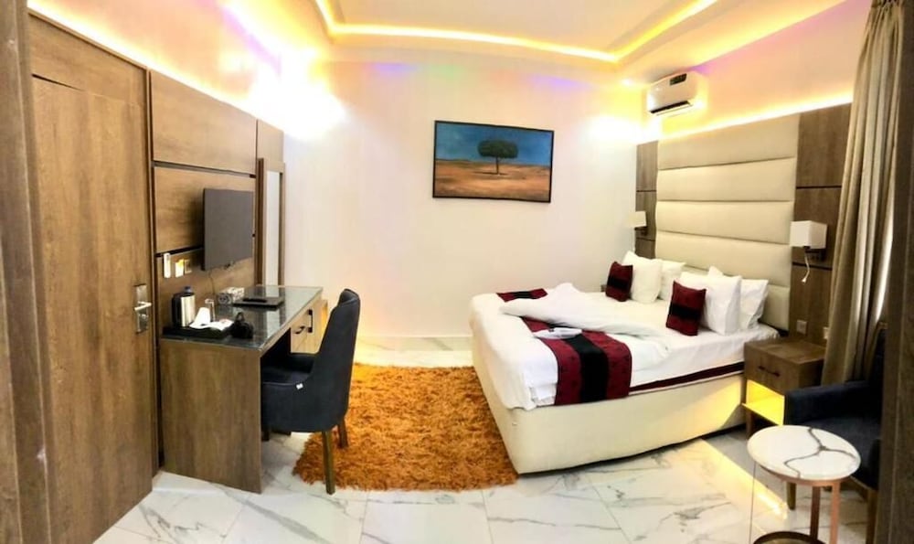 Elegant Guest House-WAF Jos view 5