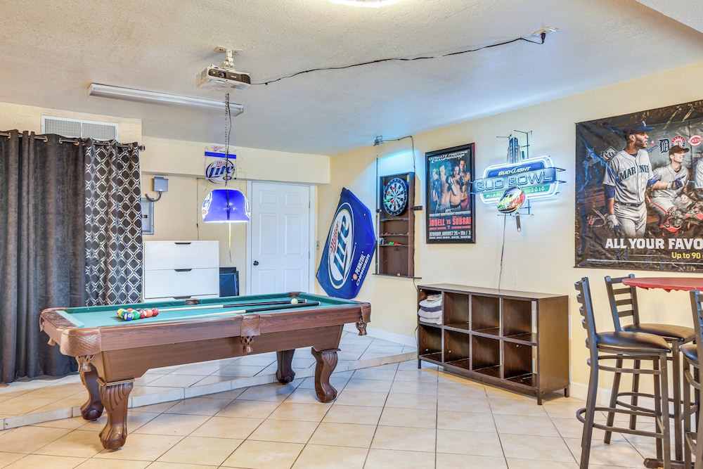 13 Mi to Downtown El Paso: Home w/ Game Room & Bar