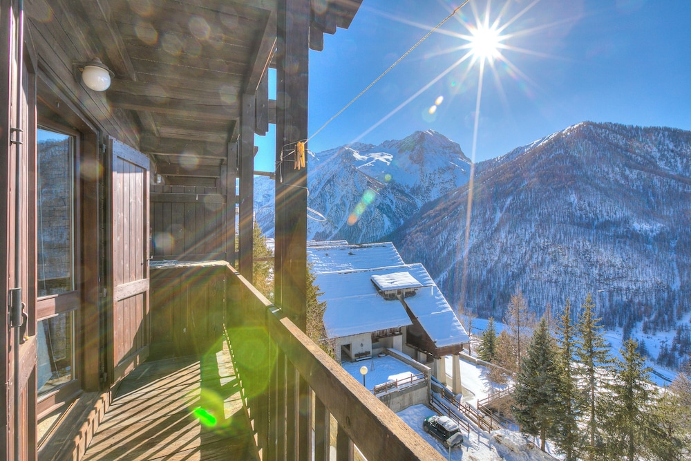 Grange Romantic Retreat Mountain View