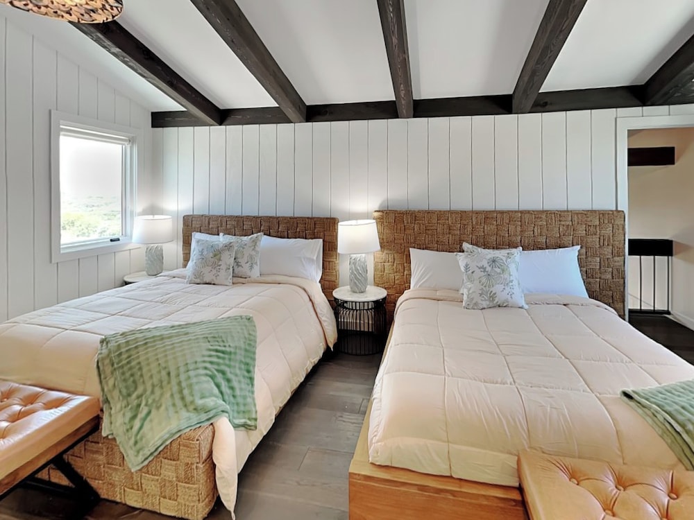 Ocean Commotion by Distinctive Beach Rentals