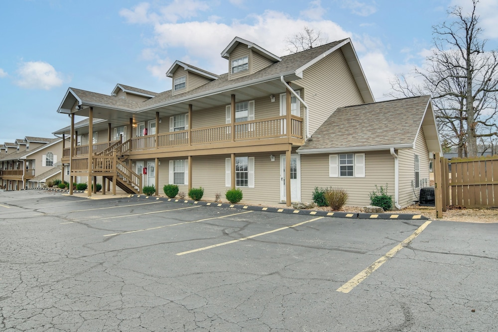 Near Attractions & Shows: Branson Updated Condo