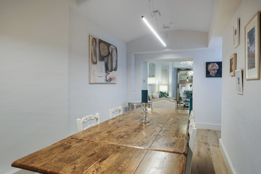 Queen's Gate Gardens Flat