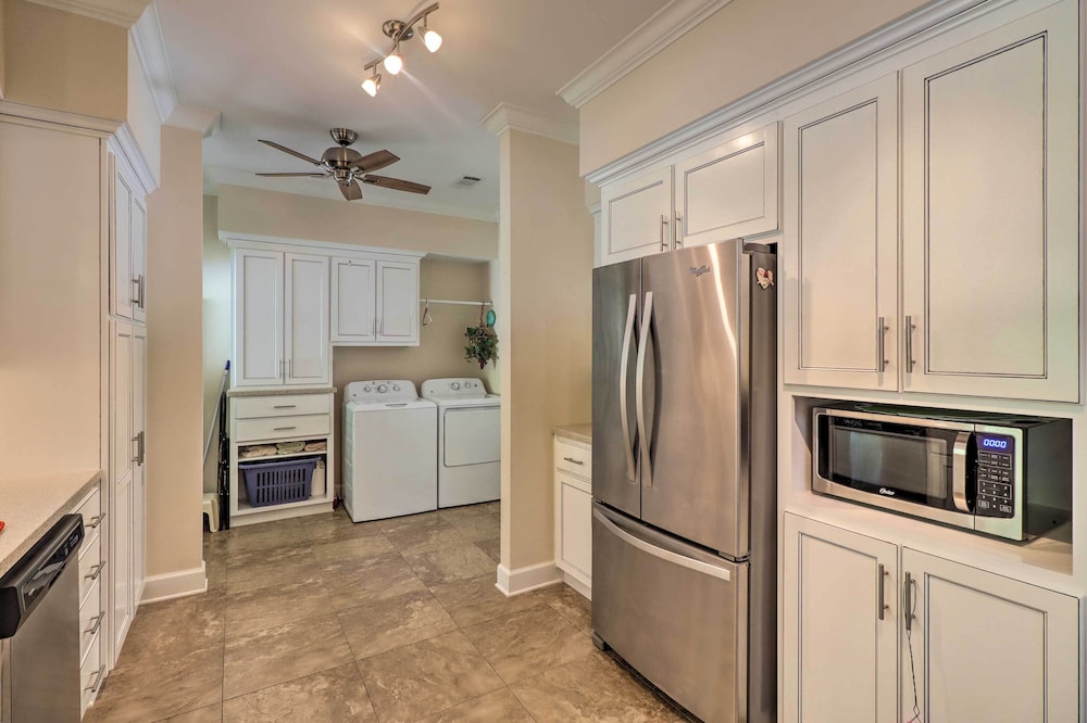 Peaceful Home w/ Patio Near Greers Ferry Lake view 2