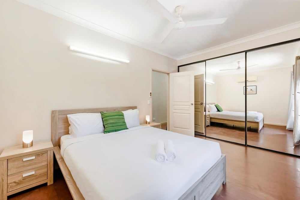 Zen Pandanus Point Pool - Backyard - Balcony