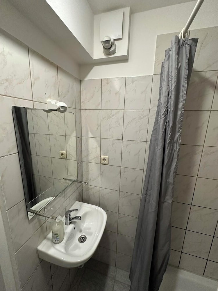 2-Rent Group Hostel Apartments HAN53