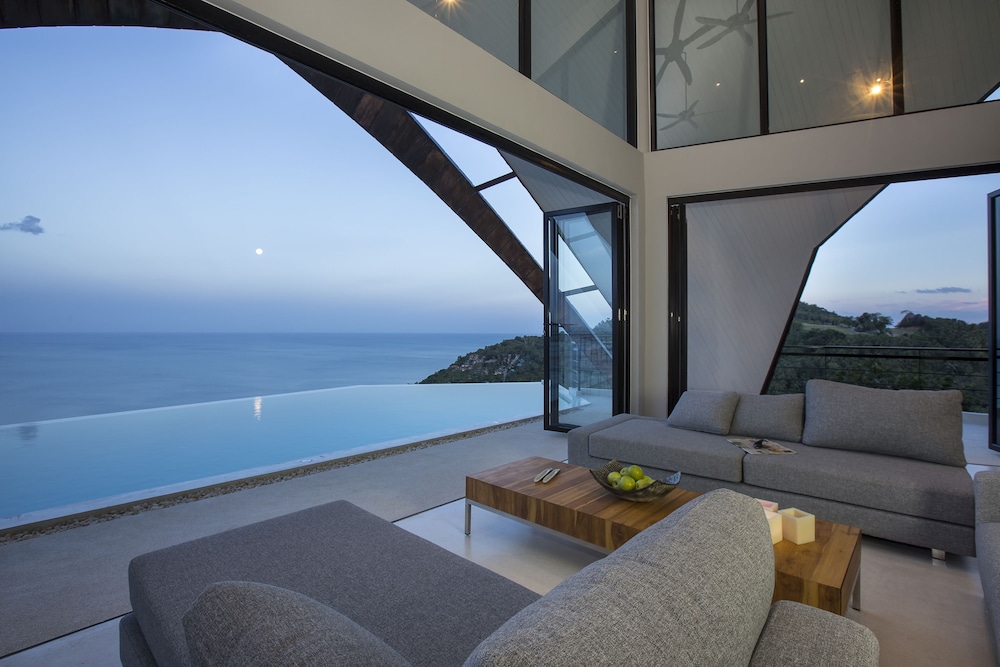 Villa Moonshadow