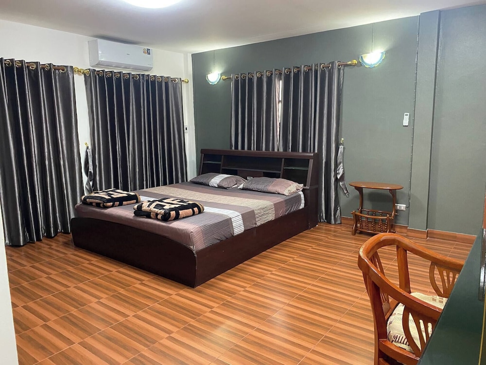Beautiful 2 Story Newly Renovated Bungalow House