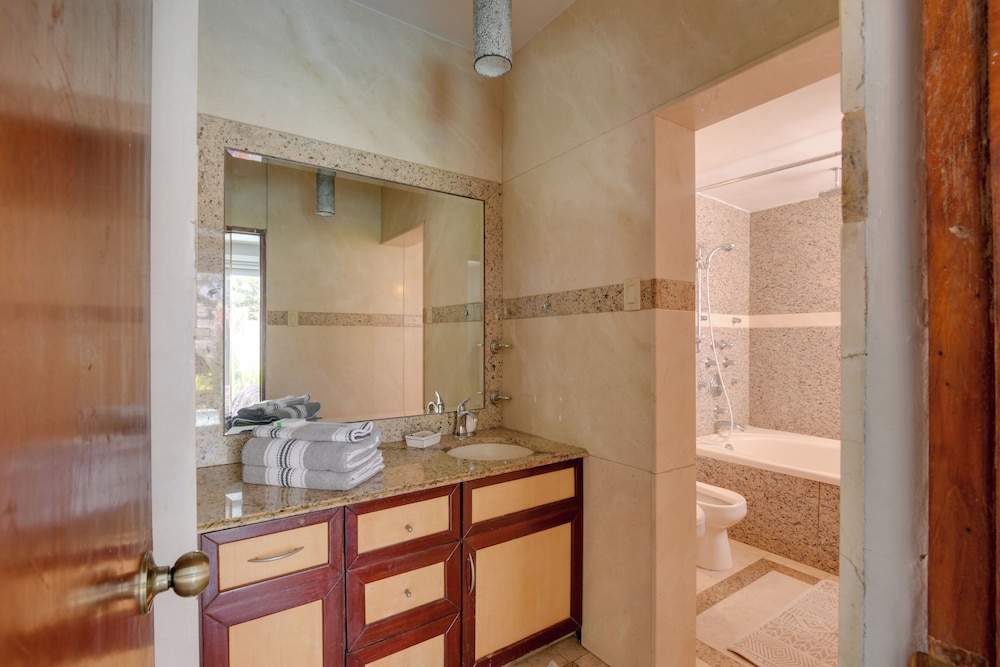 Private Heated Pool: Walk to Isla Verde Beach - Property Image 3