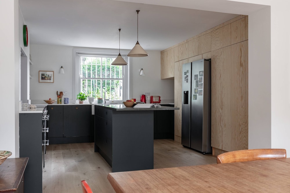 Rochester Road II by Onefinestay