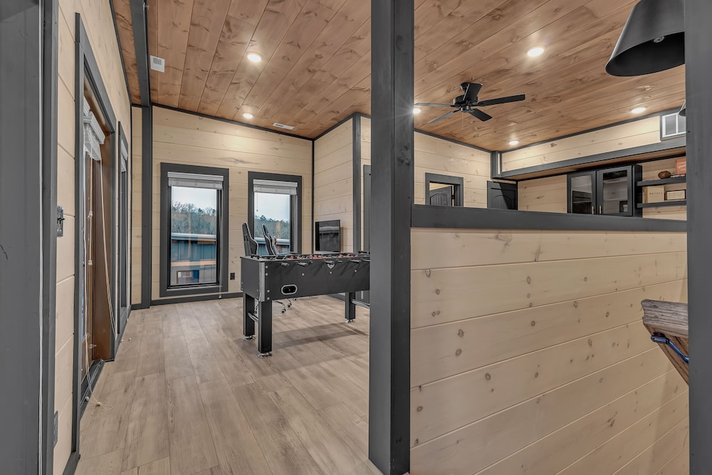 Pigeon Forge Large Cabins