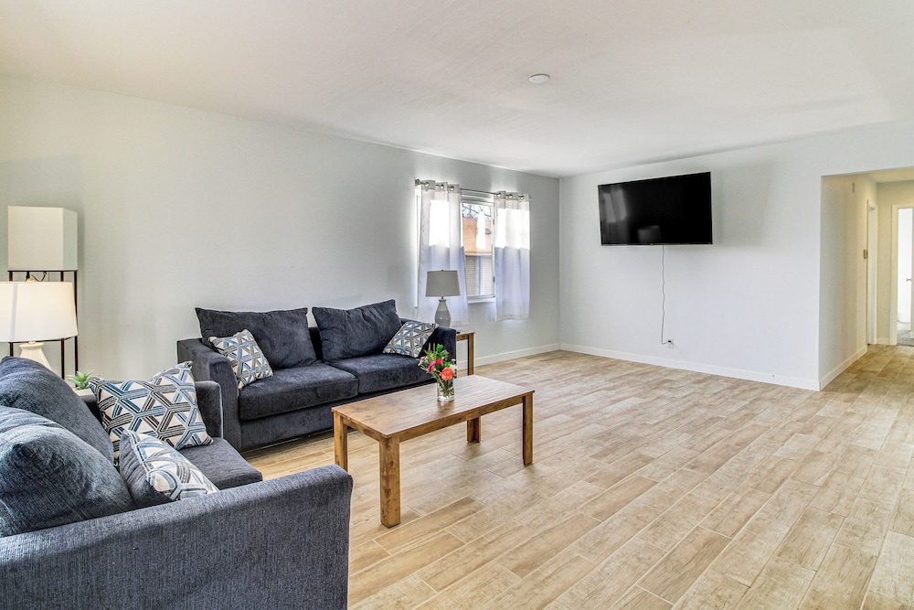 Cozy Home w/ Grill & Games in Albuquerque!