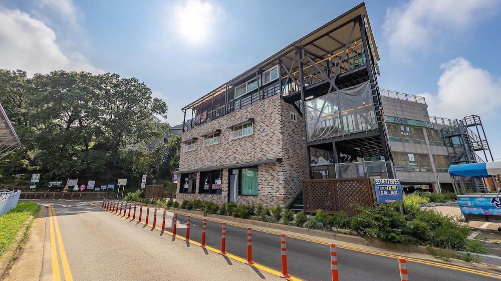 Yeongheungdo Ttobagi Pension view 4