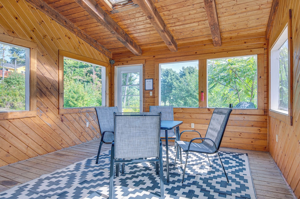 Golf, Hike & Explore: Family Home in Pembroke!