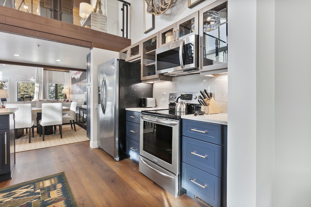 105 - Three Bedroom with Spa Ridgepoint 3 Condo