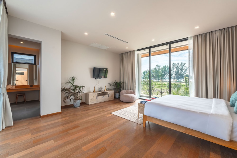 Modern 2-Level Pool Villa Long One A5