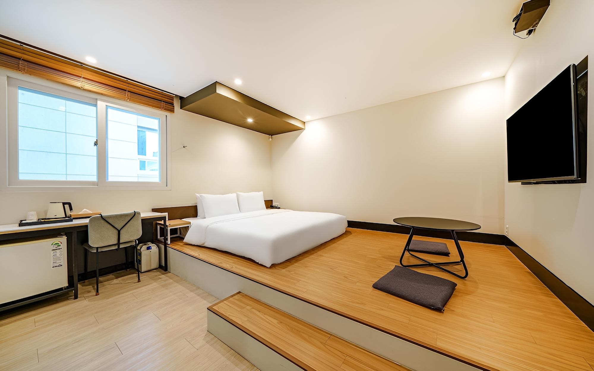 MU Plus Hotel in Yeonsan-dong Busan