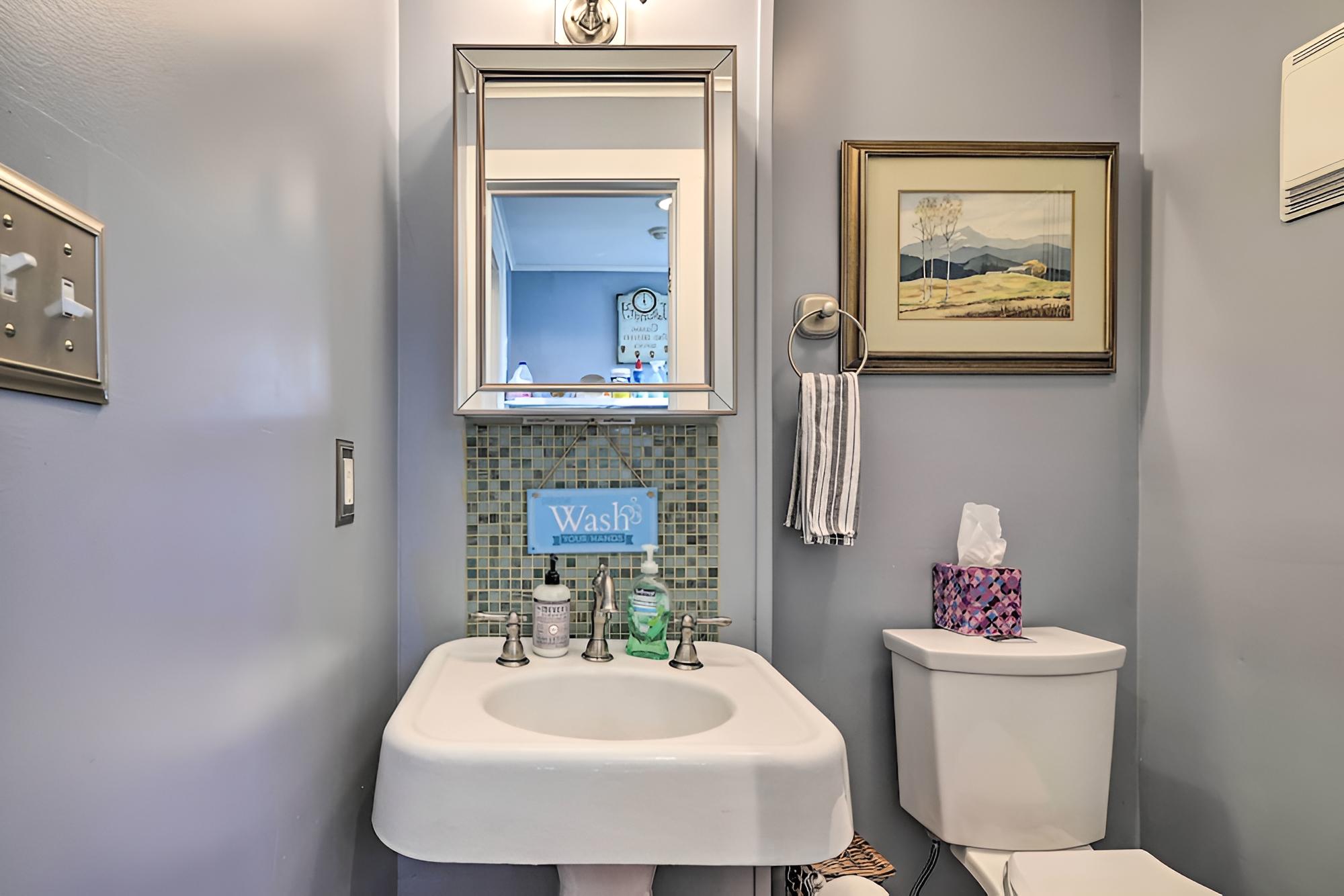 Restored Victorian Home - Walk to Downtown Hawley! view 5