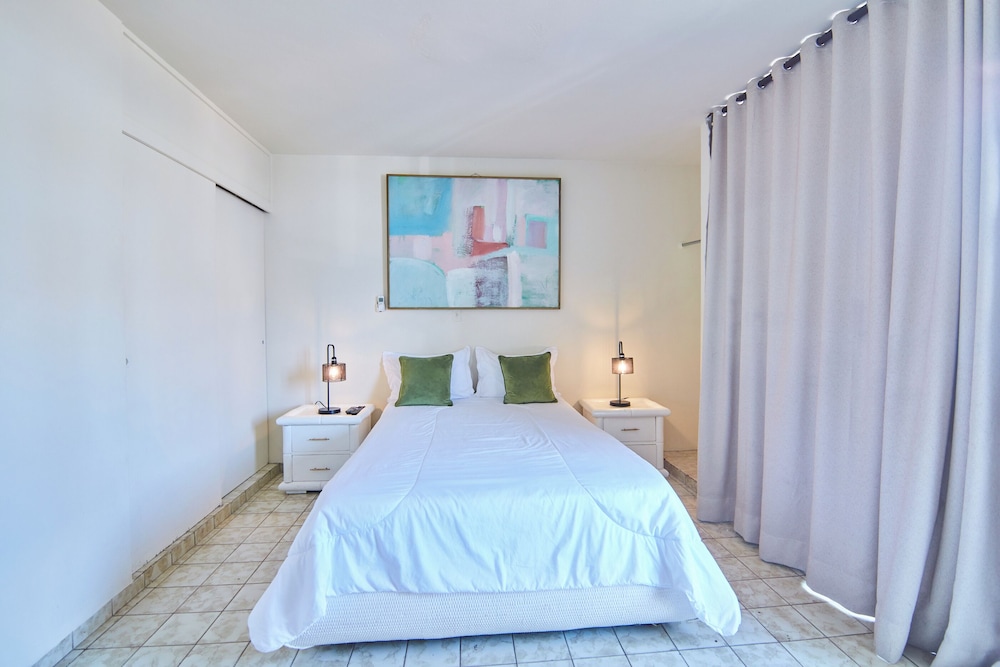 Modern Santo Domingo Condo in Heart of Gazcue