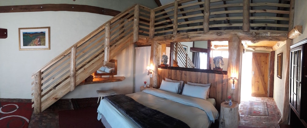 T'Niqua Stable Inn