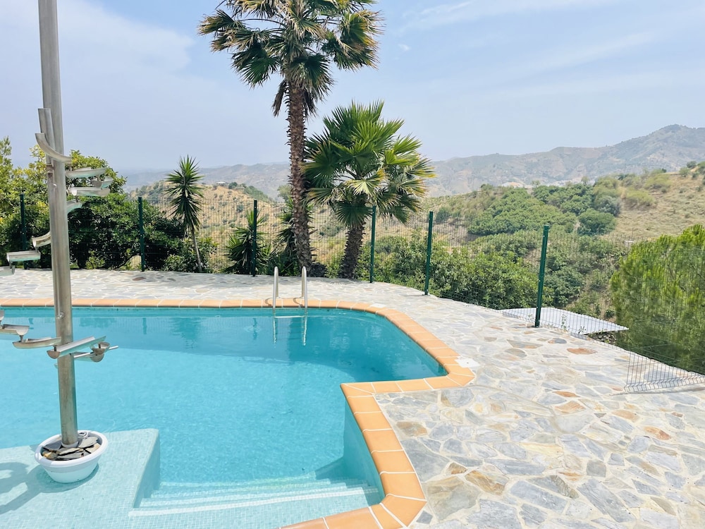 Casa Rural Comares con Piscina Privada by At Home