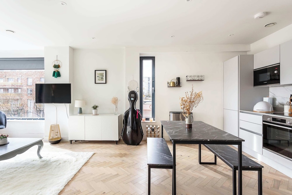 Cosy 2-bed Flat in Vibrant Acton!