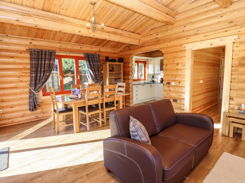 Holly Lodge