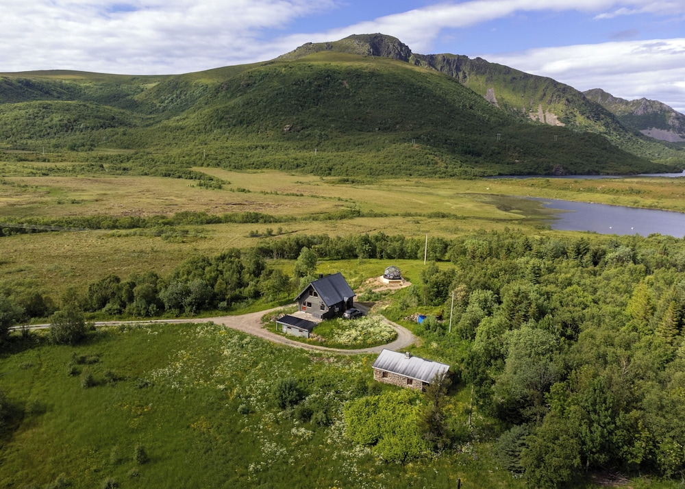Bestefarhaugen - the Cozy House on the Hill,& Dome