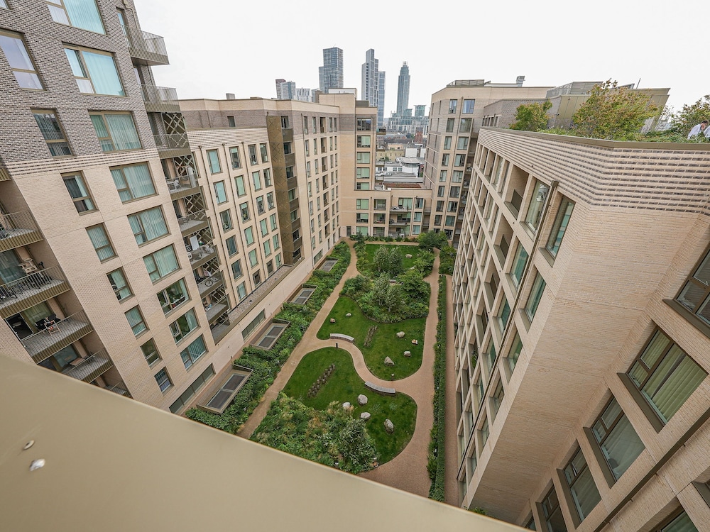 Central London Stay in Vauxhall With Balcony