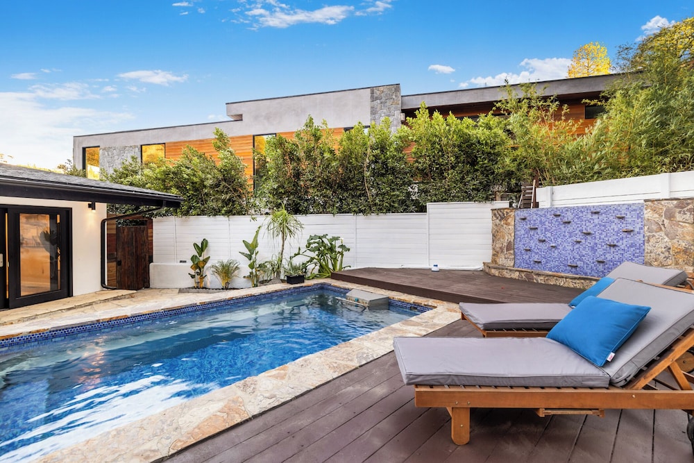 Shirley Lane- Elegant Mid-century Oasis With Pool & Canyon Views