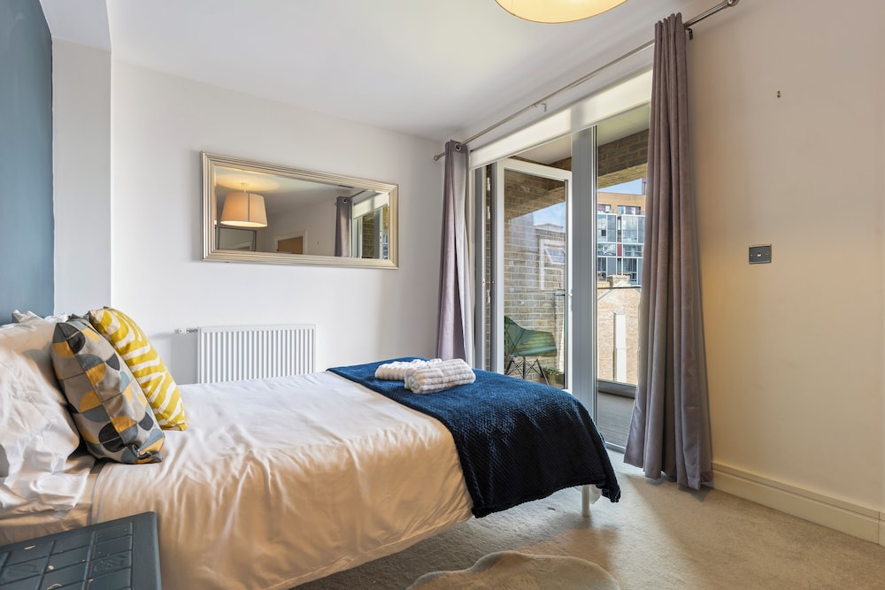 Kingsland High Street Apartment