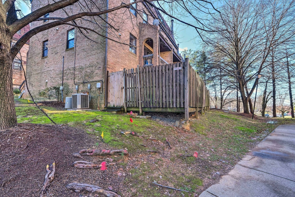 Washington DC Townhome 4 Mi to National Mall!