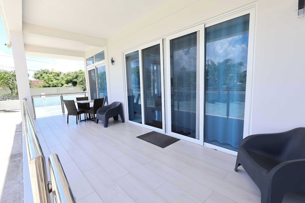 PÀRIS Villas 2BD Villa Rodney Bay view 2