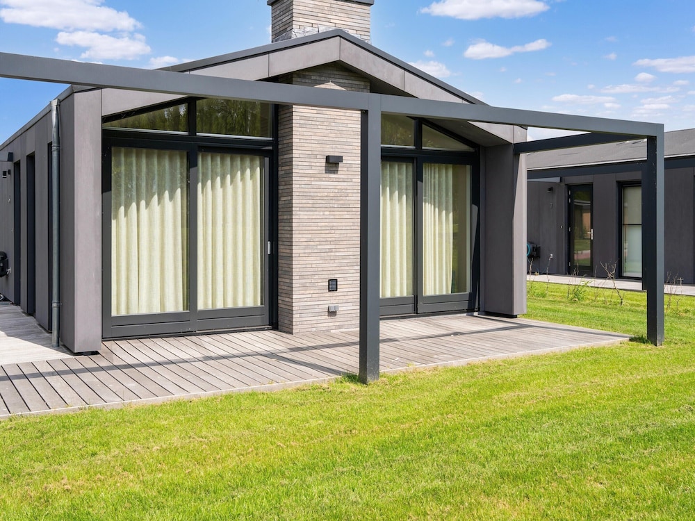 Holiday Home Near Kaag Lakes and Leiden Canals