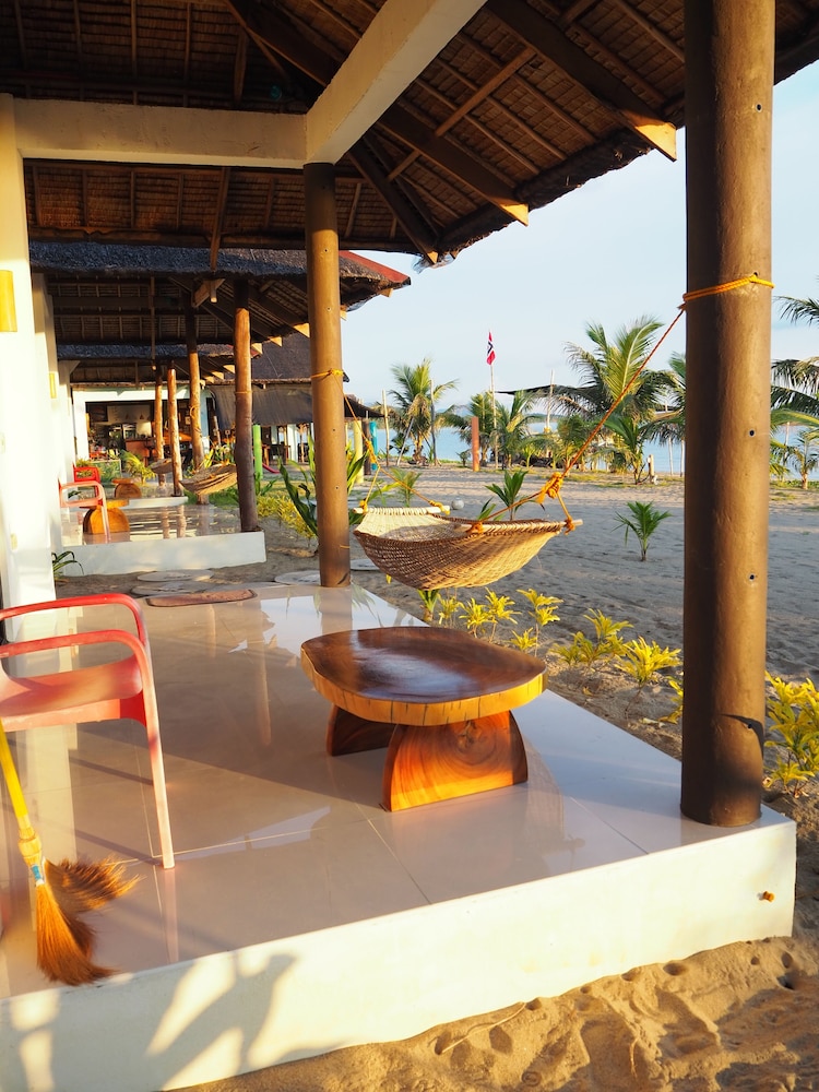 Footprints Beach Resort 134