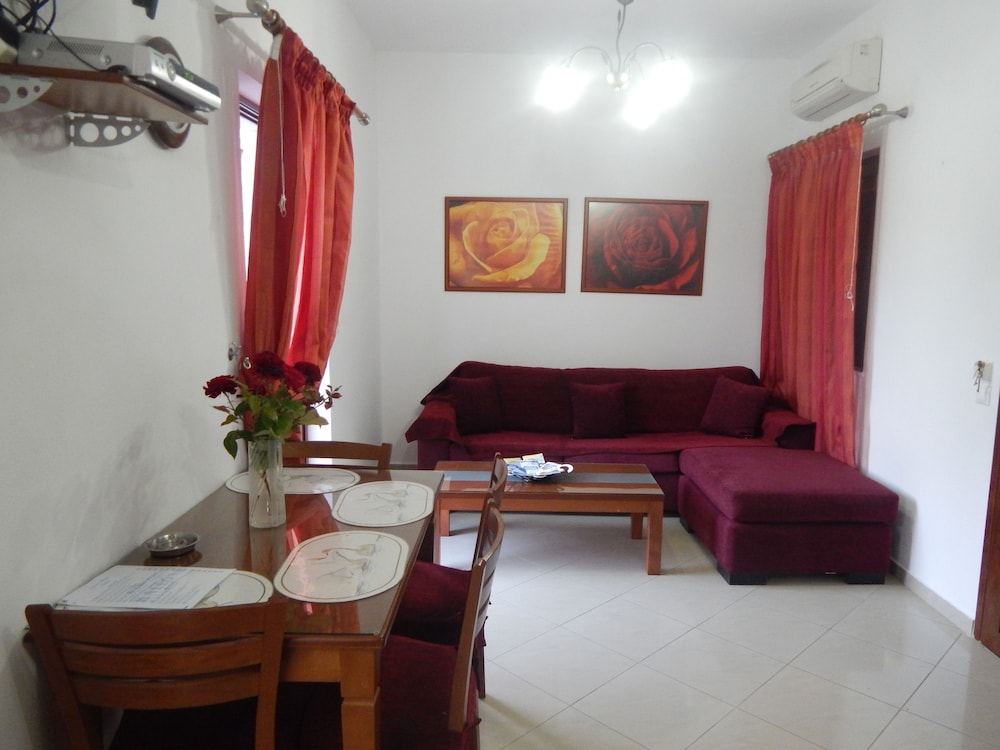 Kaloni village apartments
