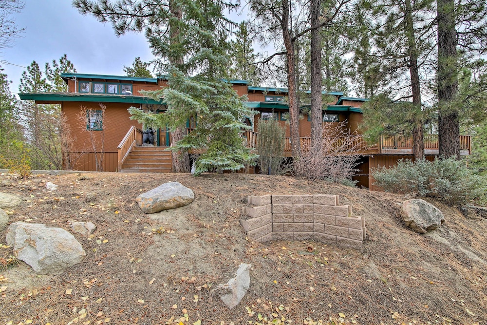 Hike, Ski, Fish: Big Bear Lake Lodge w/ Deck view 4