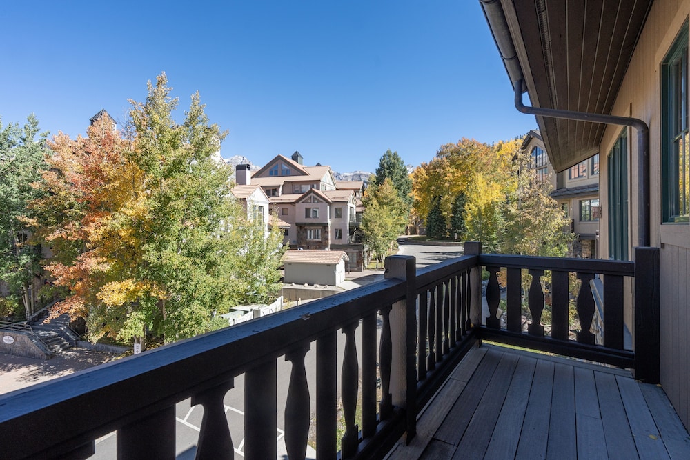 Belvedere 4 3 Bedroom Townhouse by RedAwning view 4