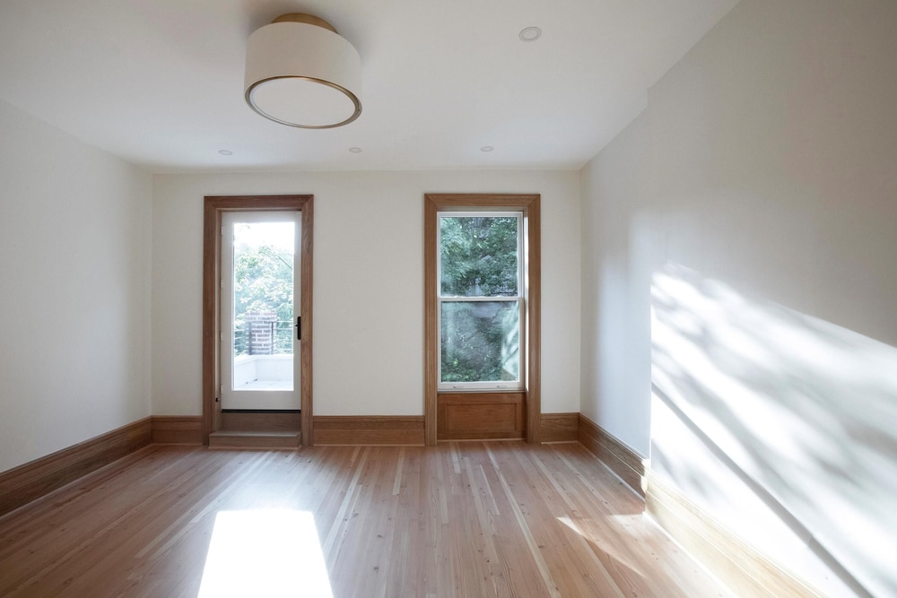 Hamilton by Rove Travel 4BR TH w Outdoor Spaces