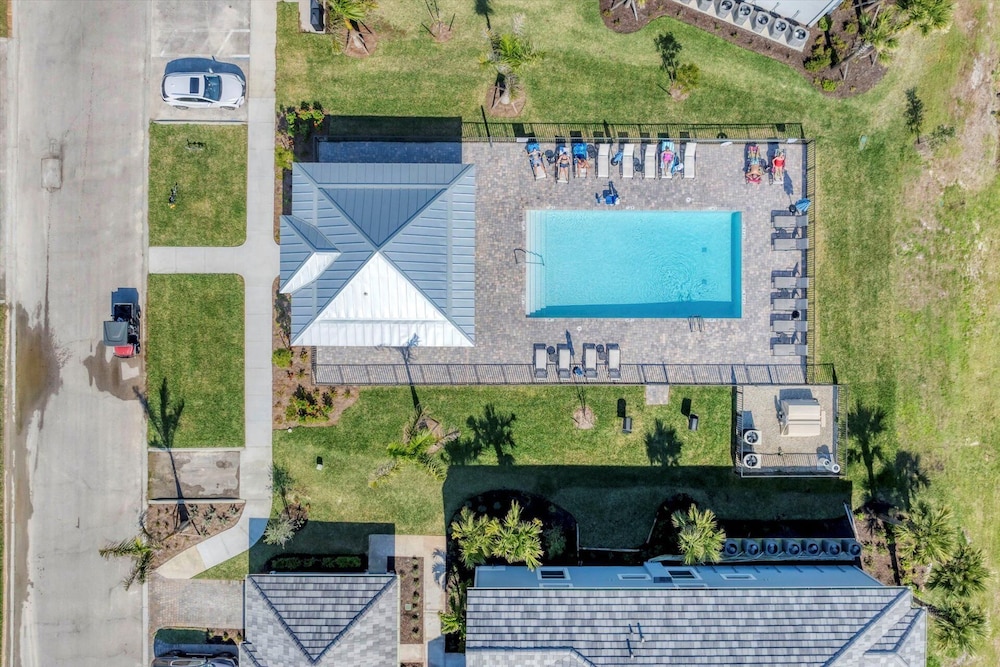 14131 Heritage Landing Blvd. #833